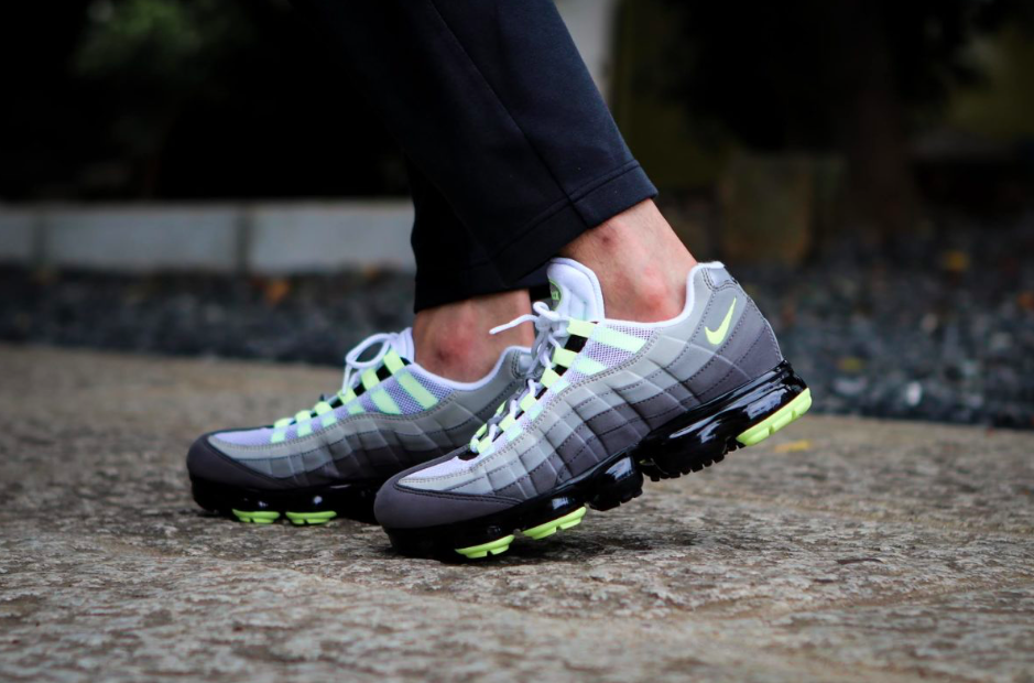 air vapor max 95 neon