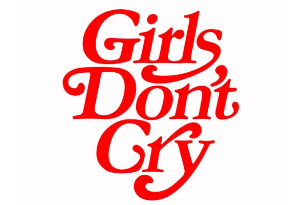 girls don't cry(ガールズドントクライ)のサイズ感調査！グラフィックパーカー&Tシャツのオシャレコーデも。 | UNISIZE