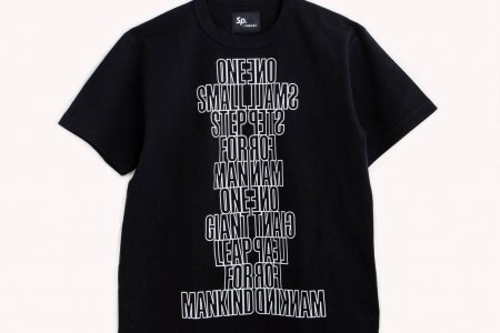 sacaiよりニール・アームストロングの名言Tシャツが1/18(土)発売