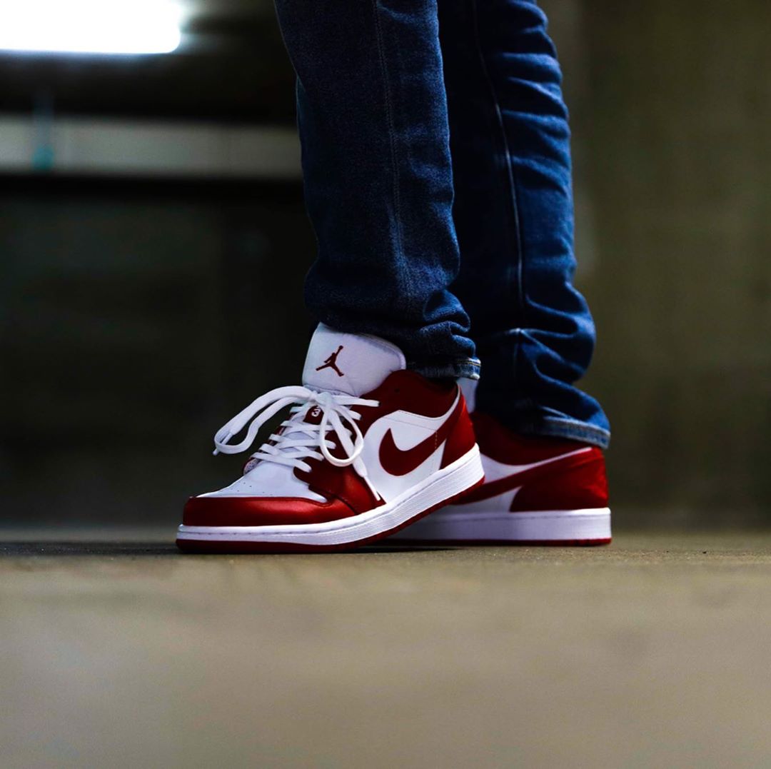 AIR JORDAN 1 LOW 