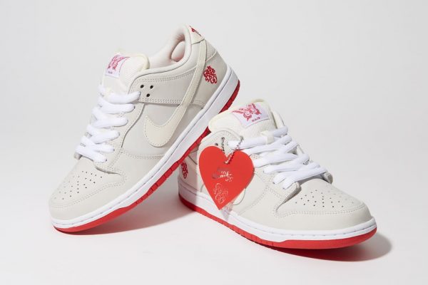 NIKE SB DUNK LOW × Girl