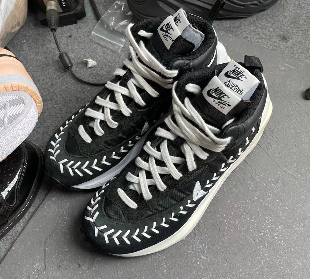 Sacai x Nike x Jean-Paul Gaultier コラボスニーカーのビジュアル画像がリーク | LEAK TOKYO