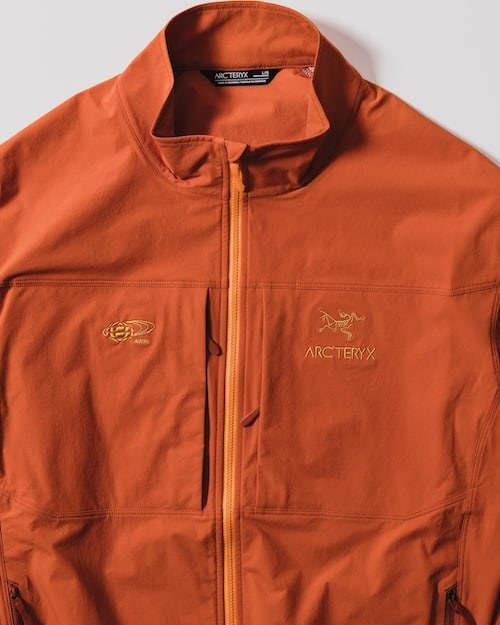 ARC'TERYX × BEAMS GAMMA JACKET 胸元