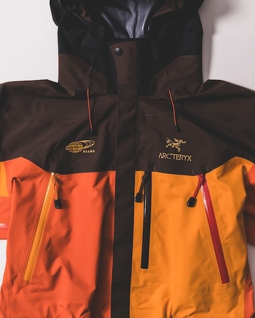 ARC'TERYX × BEAMS THETA AR JACKET 胸元