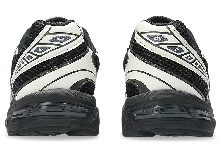 アシックス GEL-1130 Black/Cream（1203A609-001） ヒール