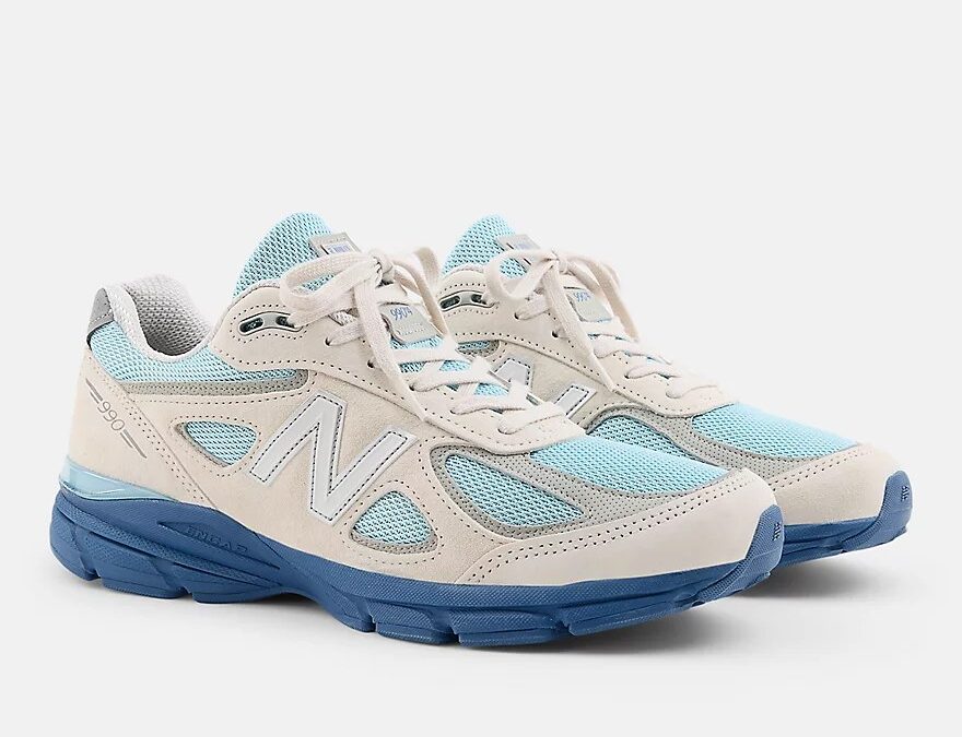New Balance 990v4 ライトブルー×ブルーソール ペア