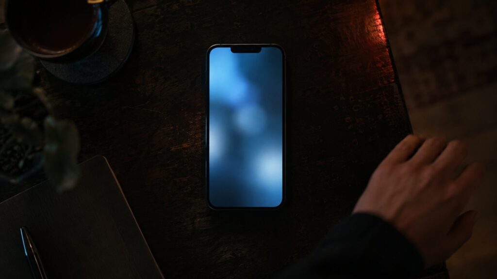 抽選結果を待つスマートフォン