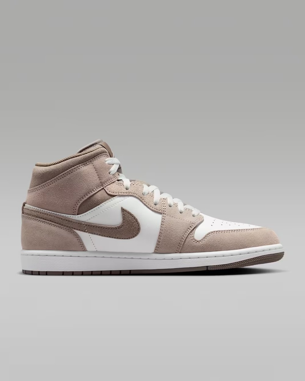 エア ジョーダン 1 MID サイドビュー