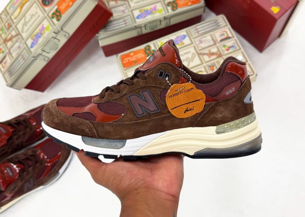 Aminé × ニューバランス 992 ウッドクッキー型ハングタグ