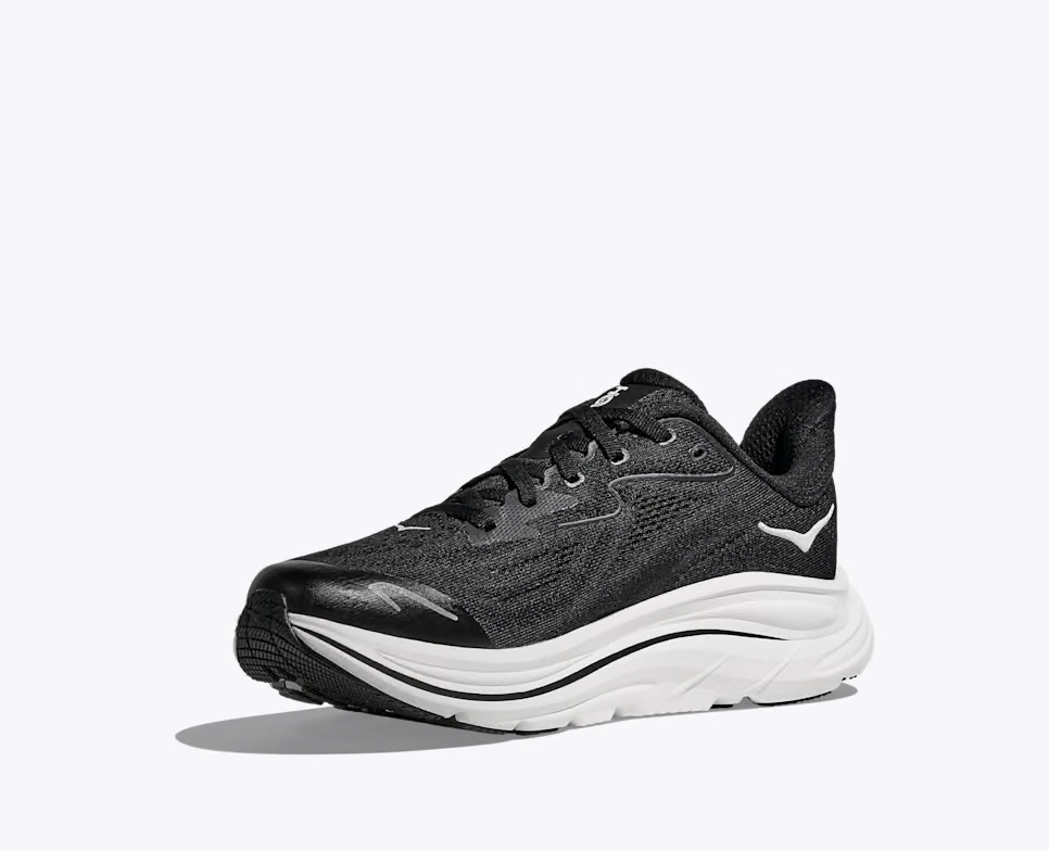 HOKA クリフトン 10 内側斜め前から