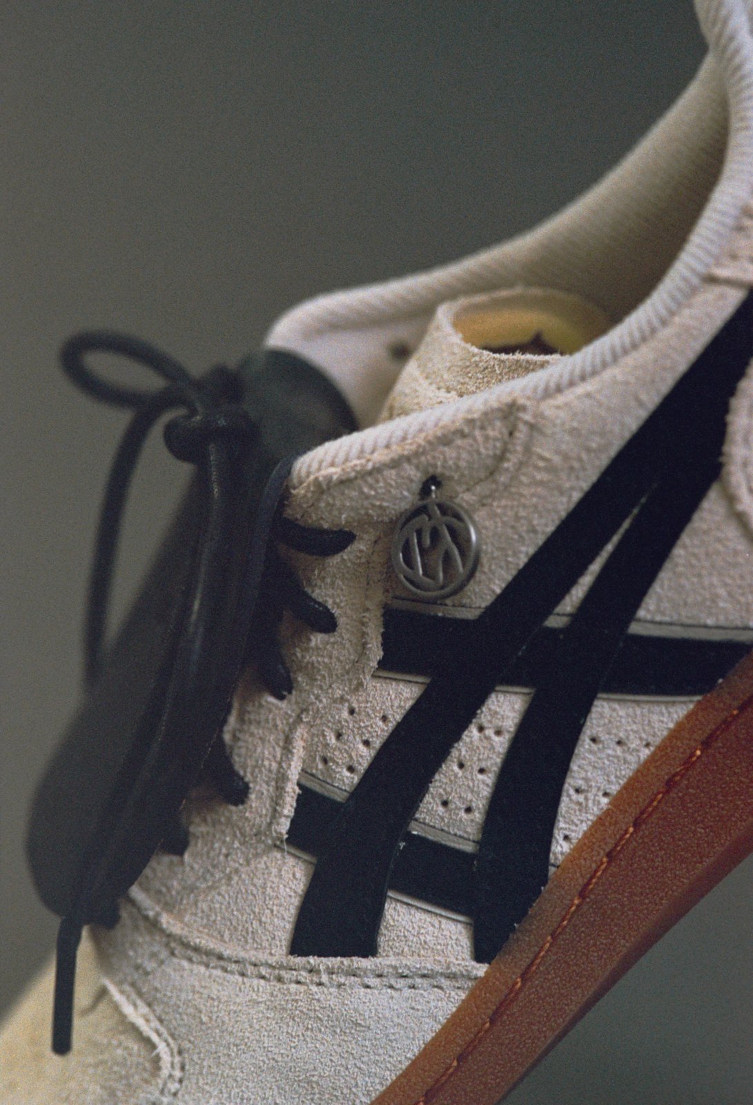 SOSHIOTSUKI × ASICS ロゴチャーム