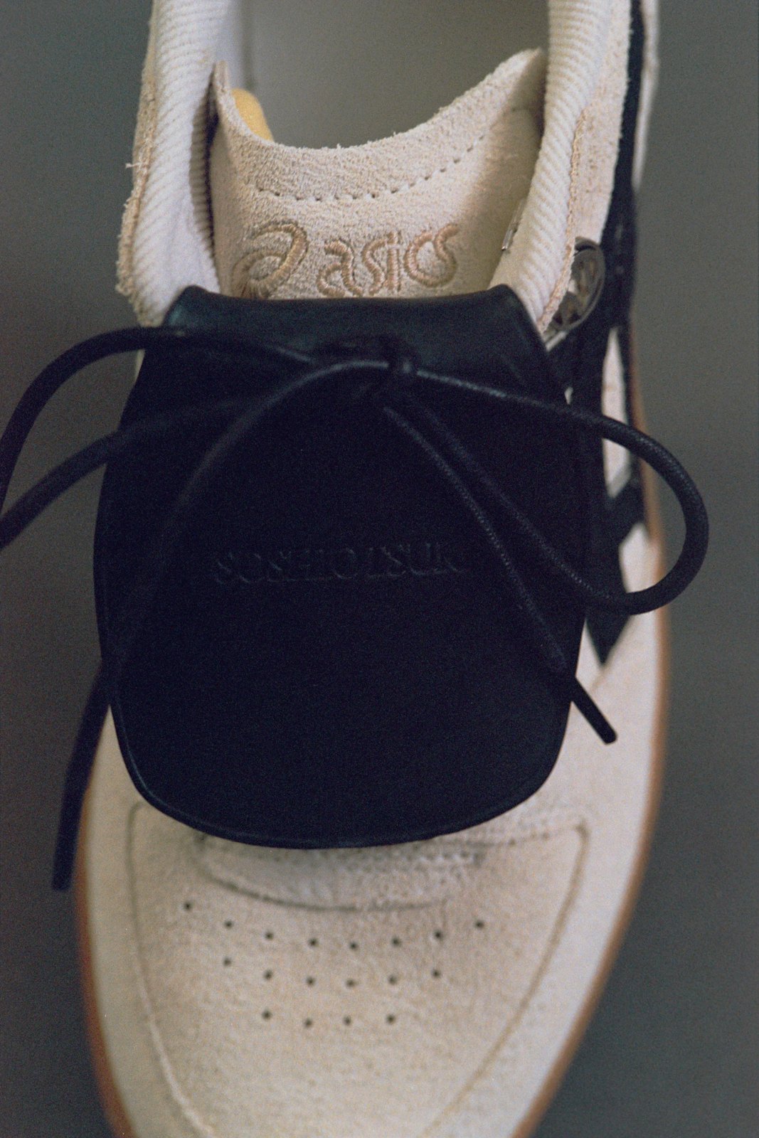 SOSHIOTSUKI × ASICS レザーシュータン