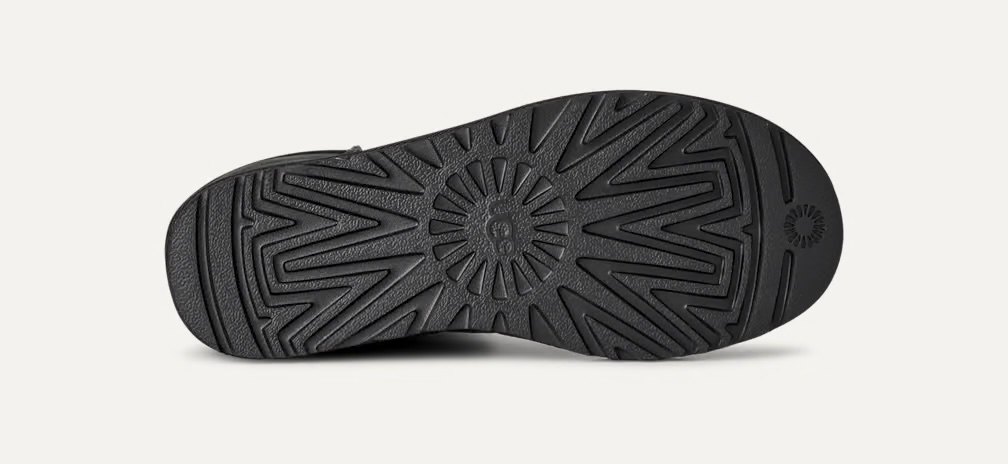 UGG クラシック ショート II（ブラック） アウトソール